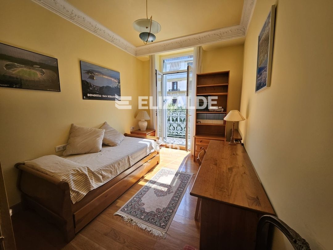 Habitación de Piso en venta en Donostia - San Sebastián  con Calefacción, Trastero y Amueblado