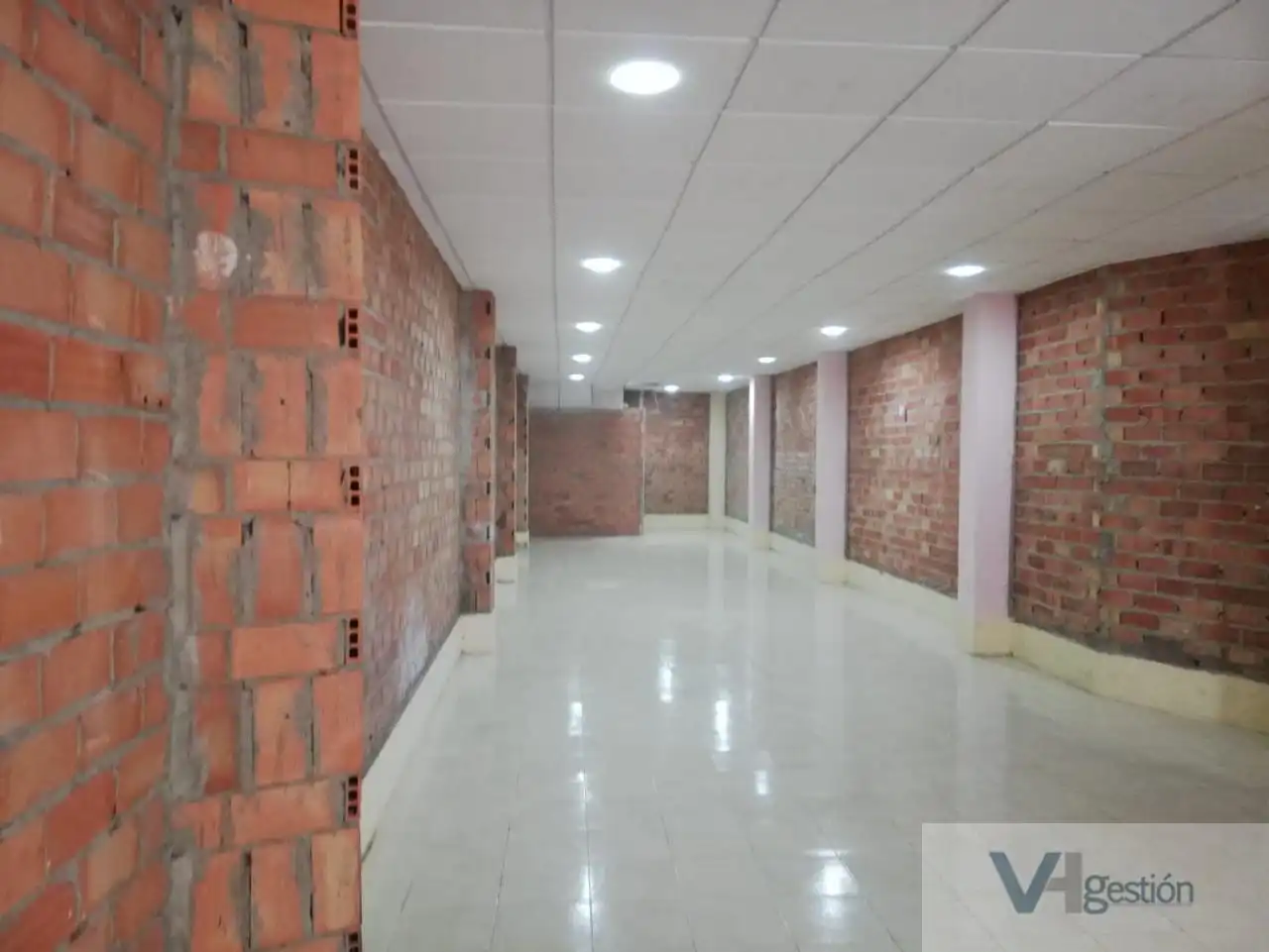 Local comercial en venda a JUAN RAMON JIMENEZ, imagen 2