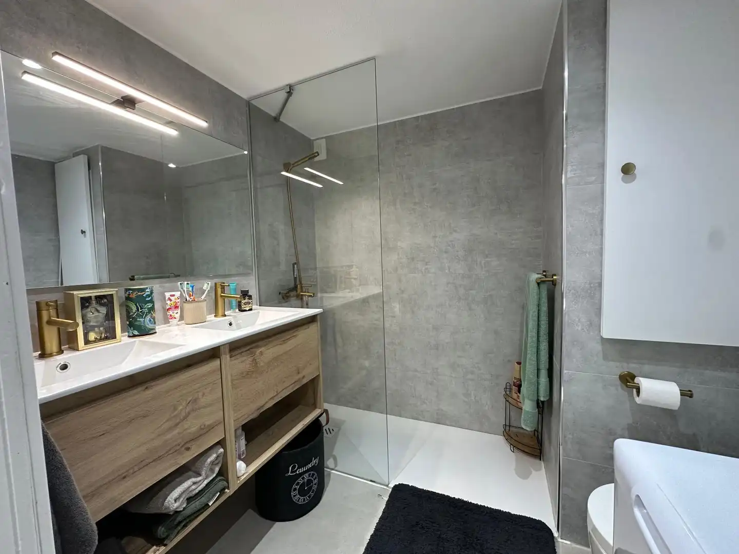 Bathroom of Flat for sale in Roses  with Air Conditioner, Heating and Terrace