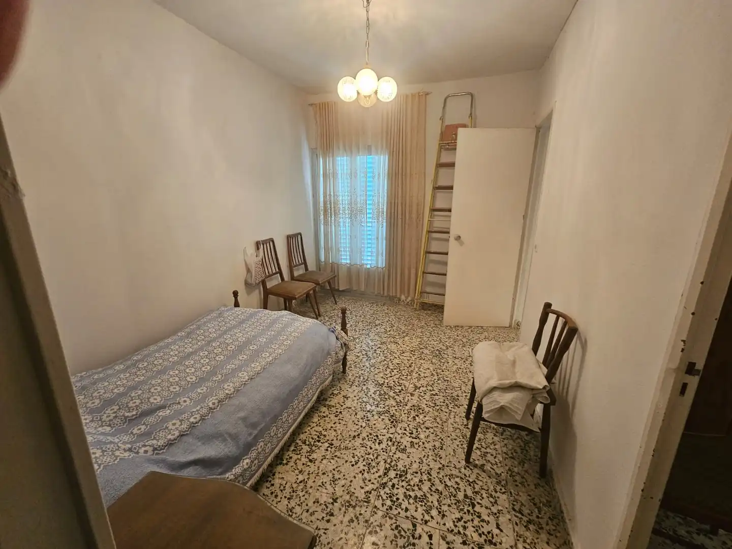 Dormitori de Casa adosada en venda en Albares amb Moblat