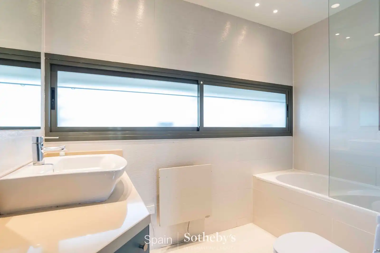 Bany de Apartament en venda en La Moraleja amb Aire condicionat, Calefacció i Terrassa