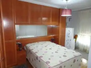Schlafzimmer von Wohnung zur Miete in Gijón  mit Heizung, Parkett und Möbliert