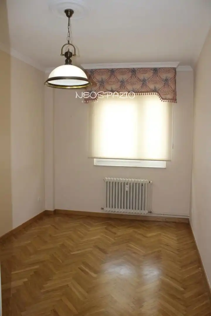 Dormitori de Pis en venda en Lugo amb Calefacció, Parquet i Terrassa