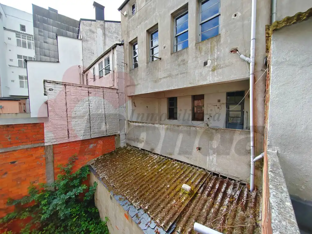 Vista exterior de Edificio en venta en Lugo