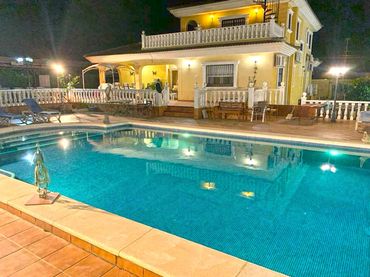 Xalet amb piscina en venda a Los Balcones - Los Altos