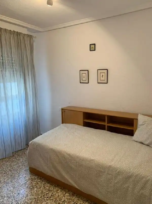 Habitación de Piso en venta en Elche / Elx con Aire acondicionado, Amueblado y Balcón