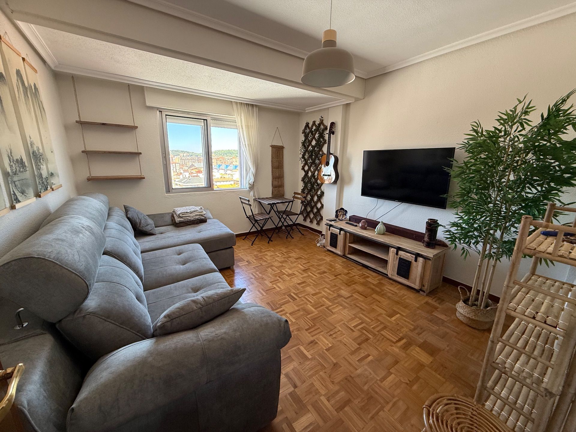 Sala de estar de Piso en venta en Burgos Capital con Calefacción, Terraza y Trastero