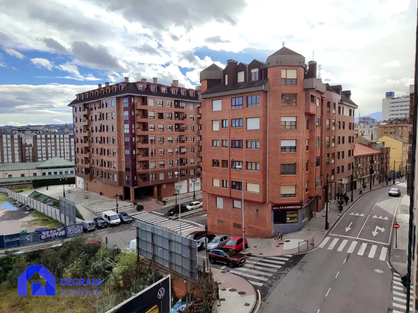 Außenansicht von Wohnung zum Verkauf in Oviedo  mit Heizung und Abstellraum