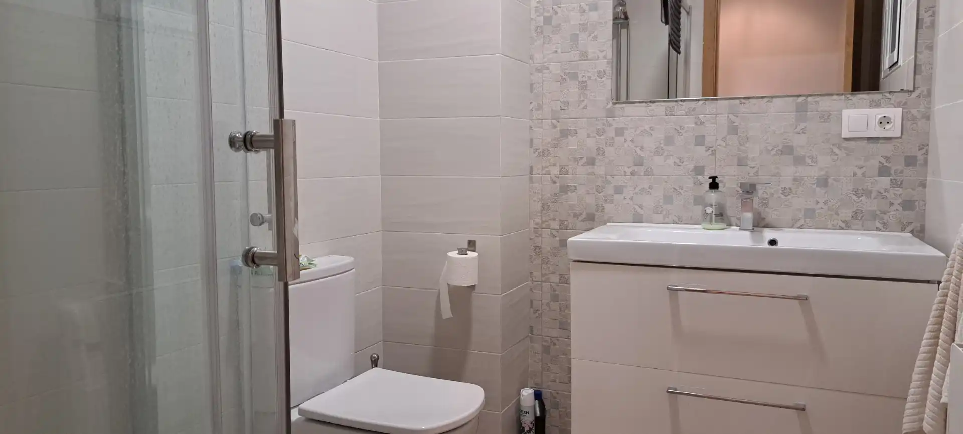 Bathroom of Houses for sale in Sueras / Suera  with Terrace, Furnished and Oven
