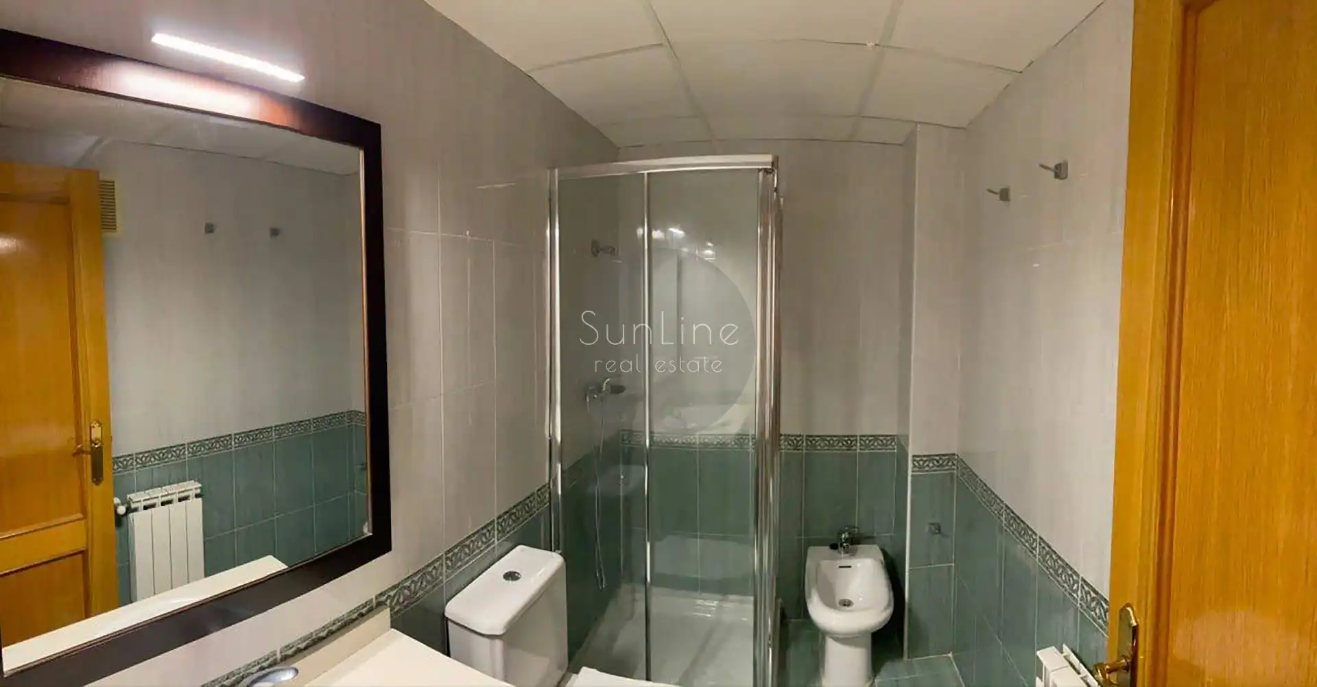 Bathroom of Flat for rent in Valencia  with Air Conditioner, Terrace and Storage room