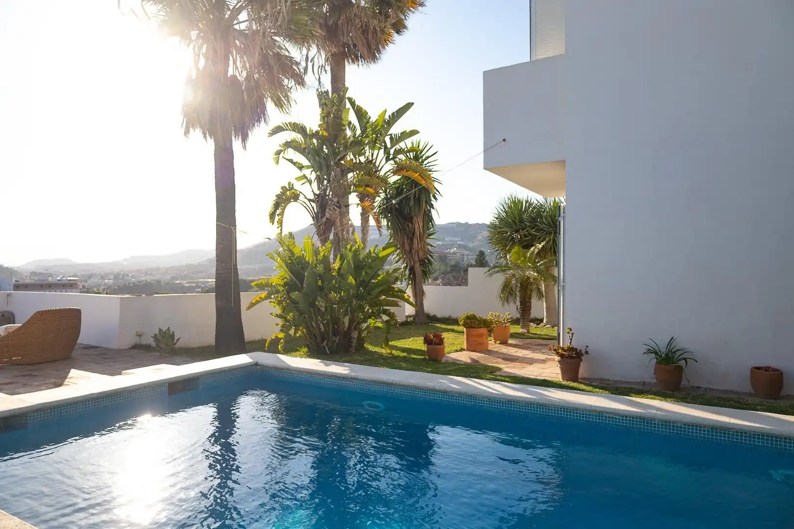 Piscina de Casa o xalet en venda en Rincón de la Victoria amb Aire condicionat, Jardí privat i Terrassa