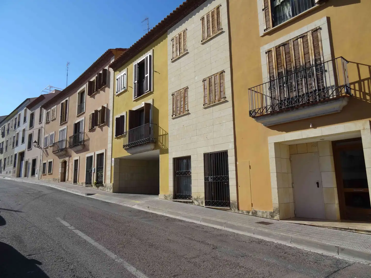 Vista exterior de Garatge en venda en Creixell