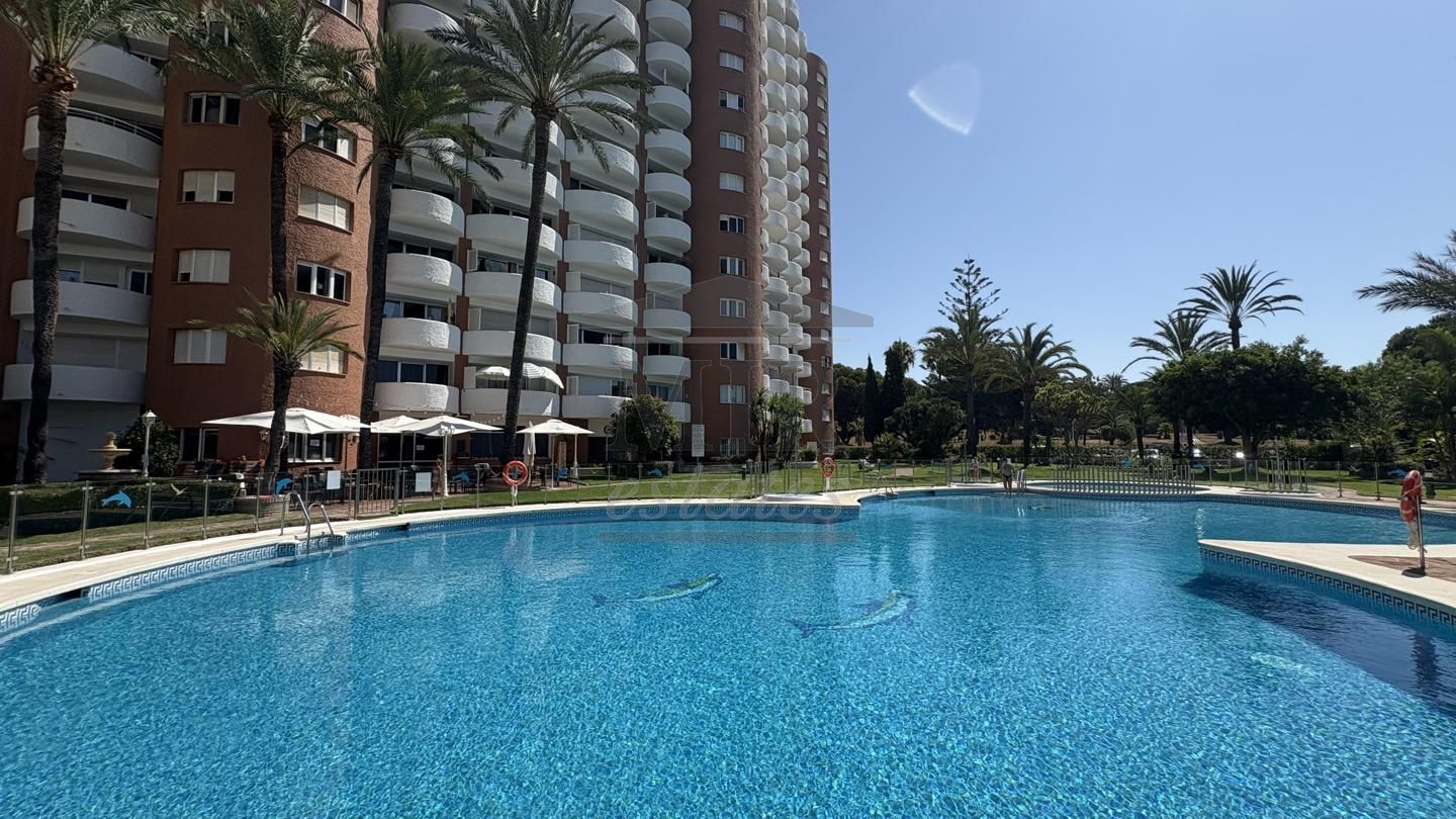 Swimming pool of Flat for sale in Marbella  with Terrace and Community pool