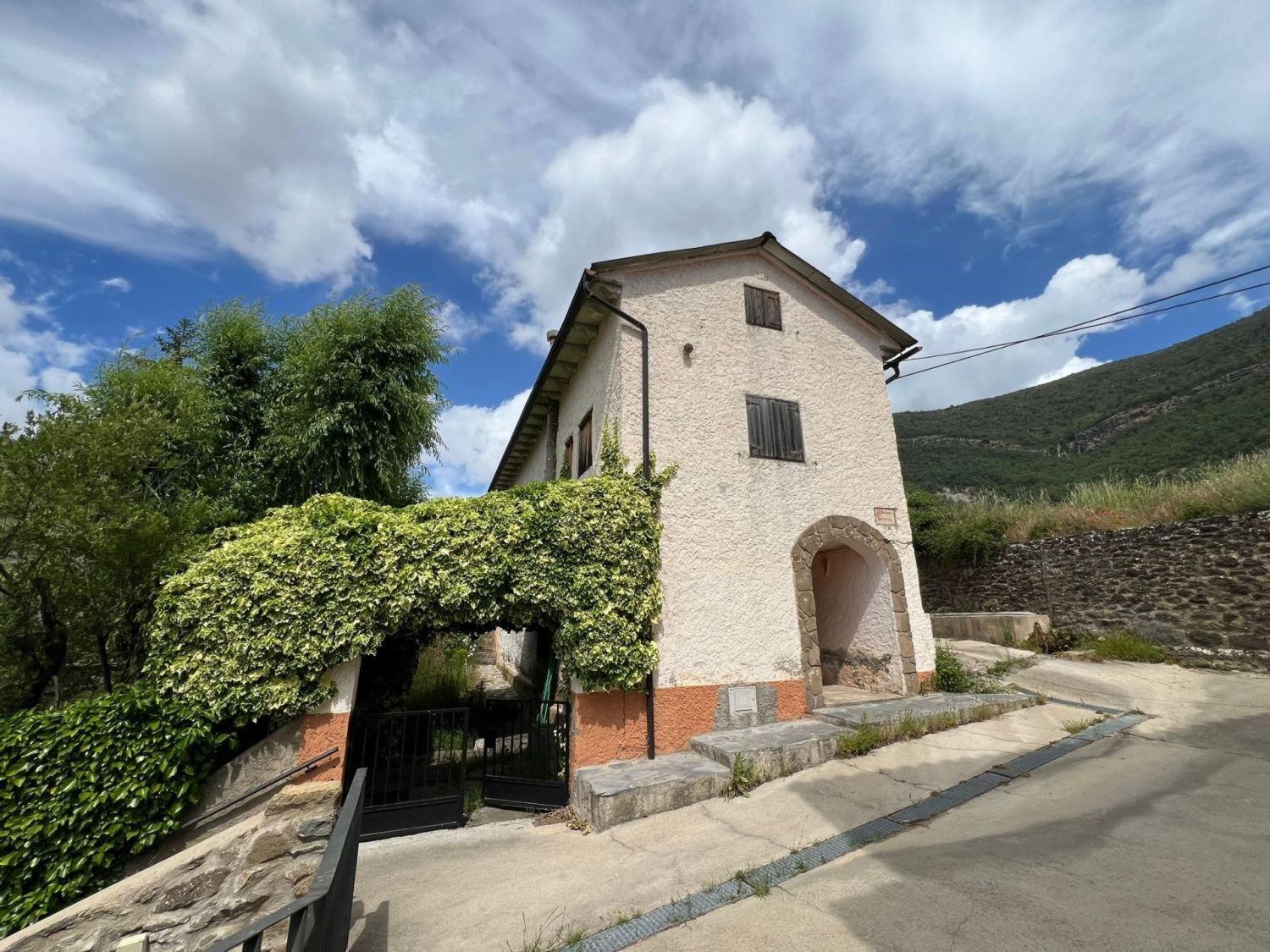 Exterior view of House or chalet for sale in Arguis  with Storage room and Swimming Pool