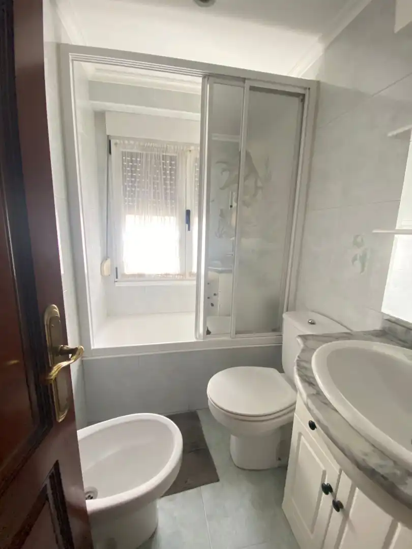 Baño de Piso en venta en Langreo con Calefacción, Trastero y Amueblado