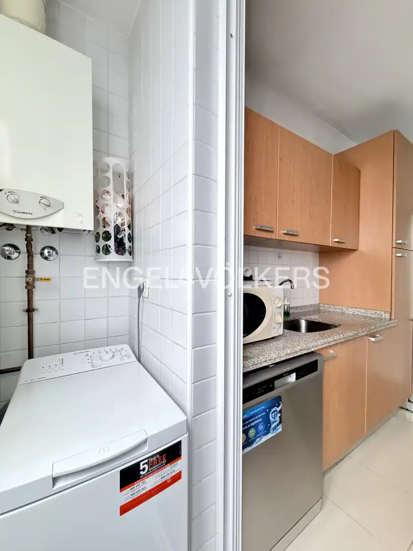 Kitchen of Flat for rent in Sevilla  with Air Conditioner, Heating and Storage room