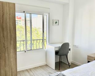 Bedroom of Flat to share in  Valencia Capital  with Air Conditioner and Terrace