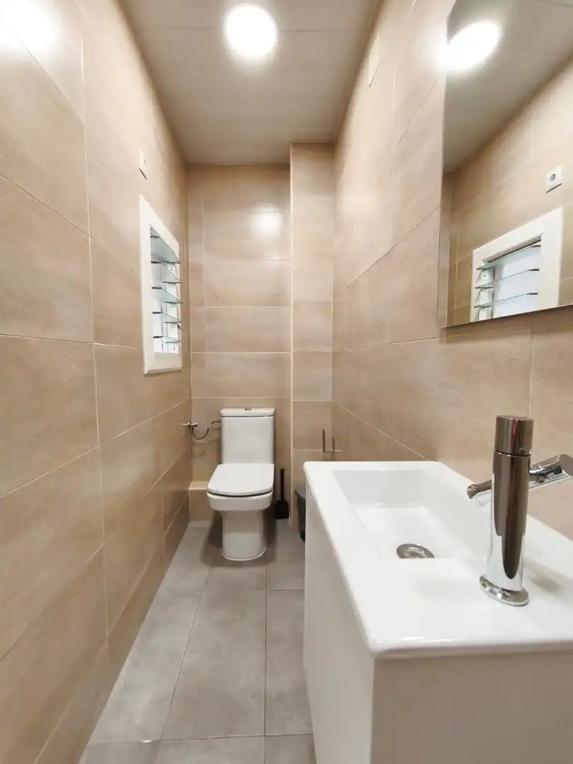 Baño de Piso en venta en Barcelona con Parquet, Terraza y Trastero