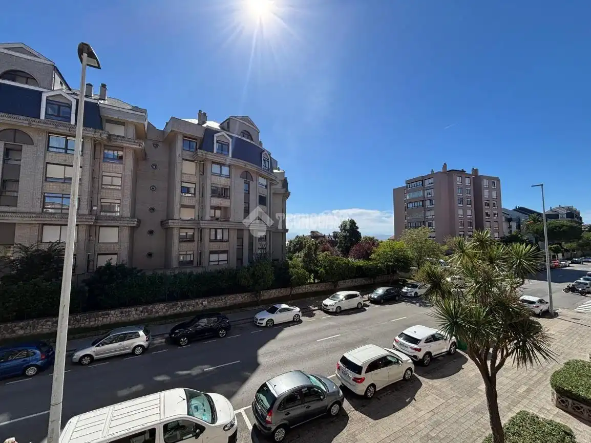 Vista exterior de Pis de lloguer en Santander amb Calefacció i Traster