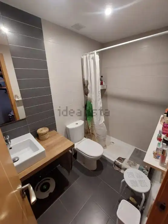 Bathroom of Duplexes for rent in Silla  with Air Conditioner, Terrace and Oven