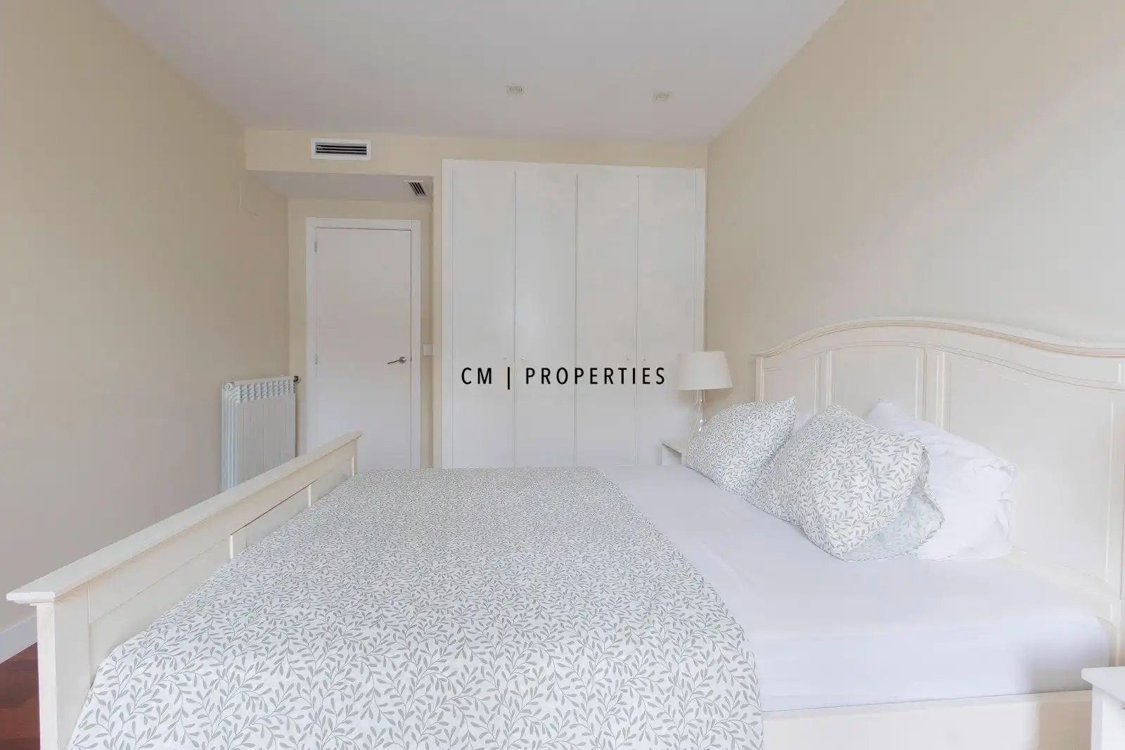 Bedroom of Duplexes for sale in Valencia  with Air Conditioner, Heating and Parquet flooring
