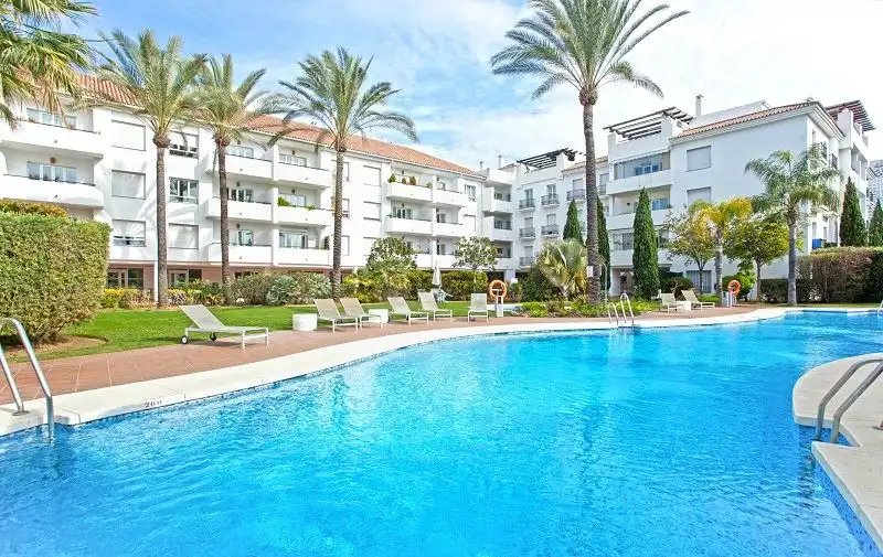 Apartament amb piscina en venda a Nueva Andalucía