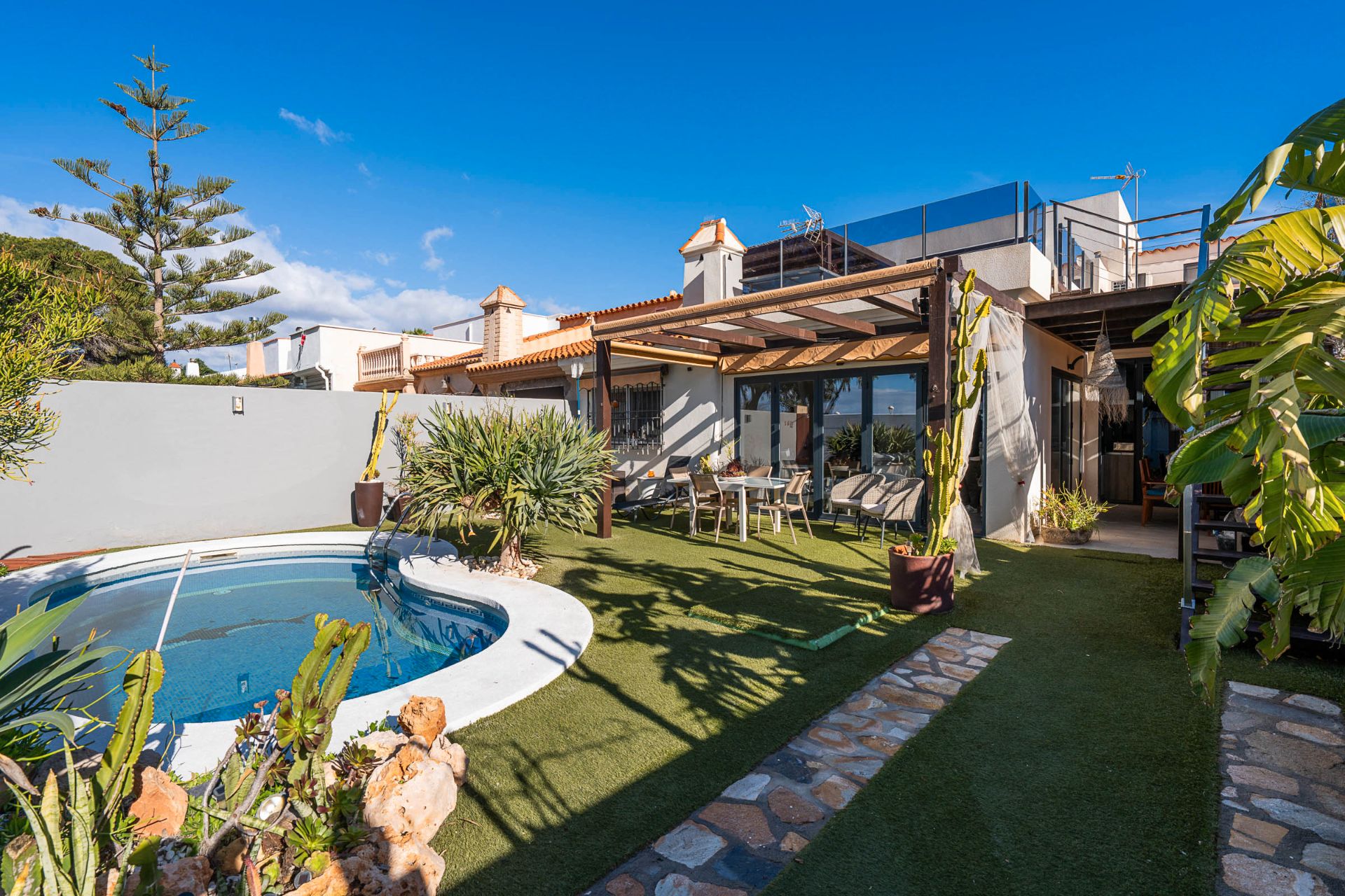 Garden of Single-family semi-detached for sale in  Almería Capital  with Air Conditioner, Heating and Private garden