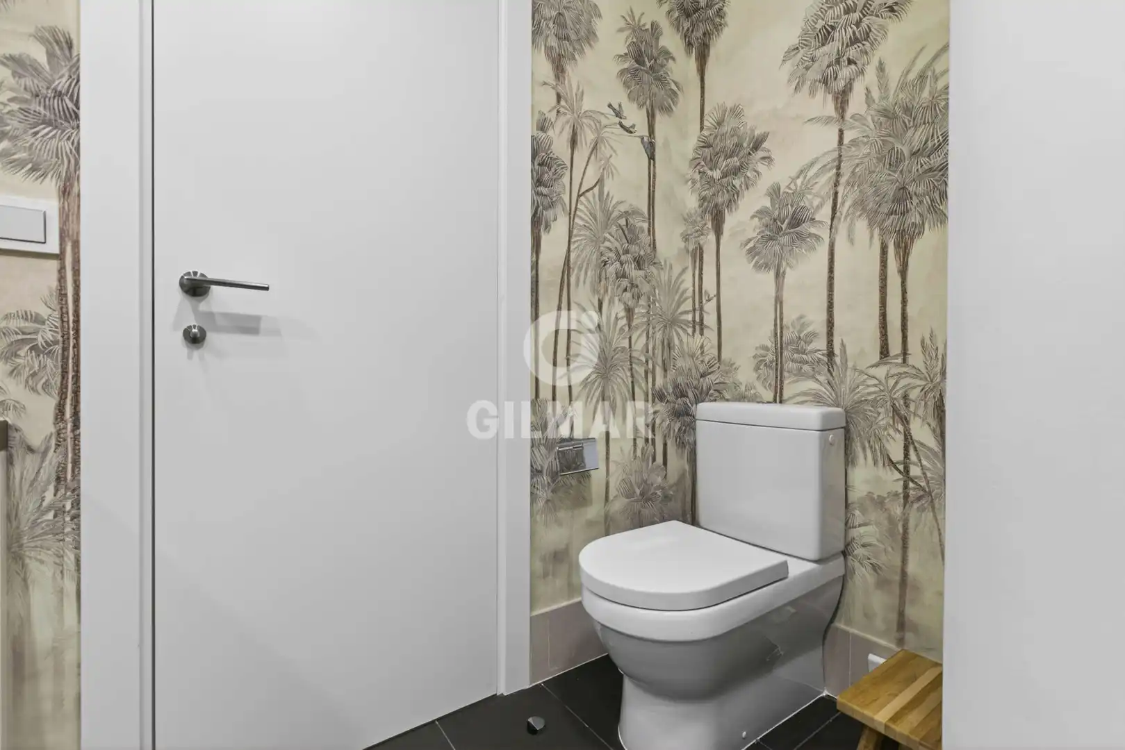 Baño de Piso en venta en Sevilla con Calefacción, Trastero y Piscina