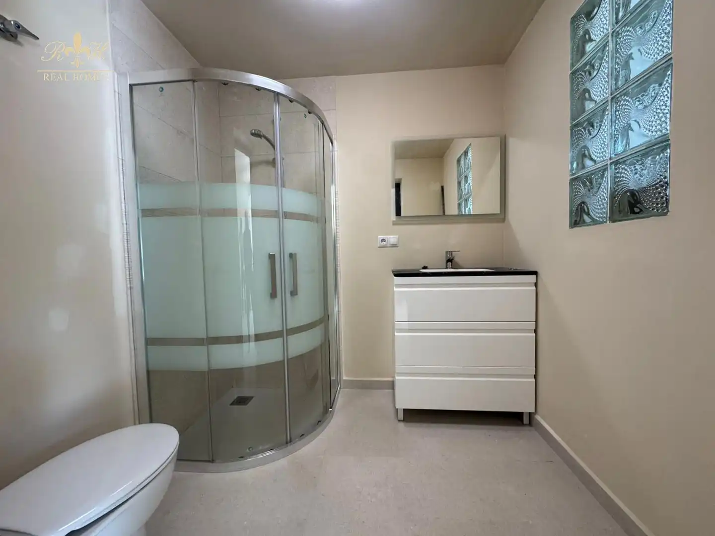 Flat for rent in PINTOR RIBERA, Escandinavia - Cautivador