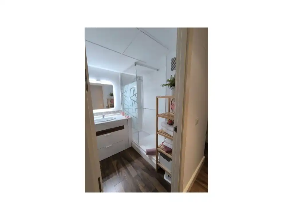 Badezimmer von Wohnung zum Verkauf in La Alcaidesa mit Klimaanlage, Heizung und Terrasse