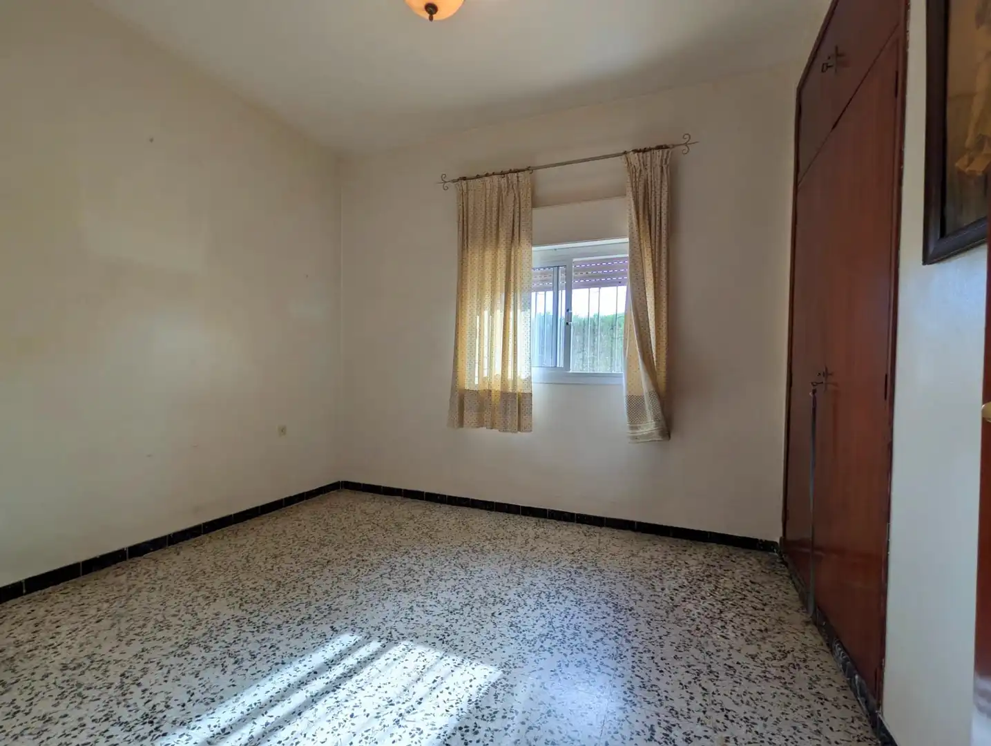 Detached house with pool for sale in Sanlúcar la Mayor, imagen 11
