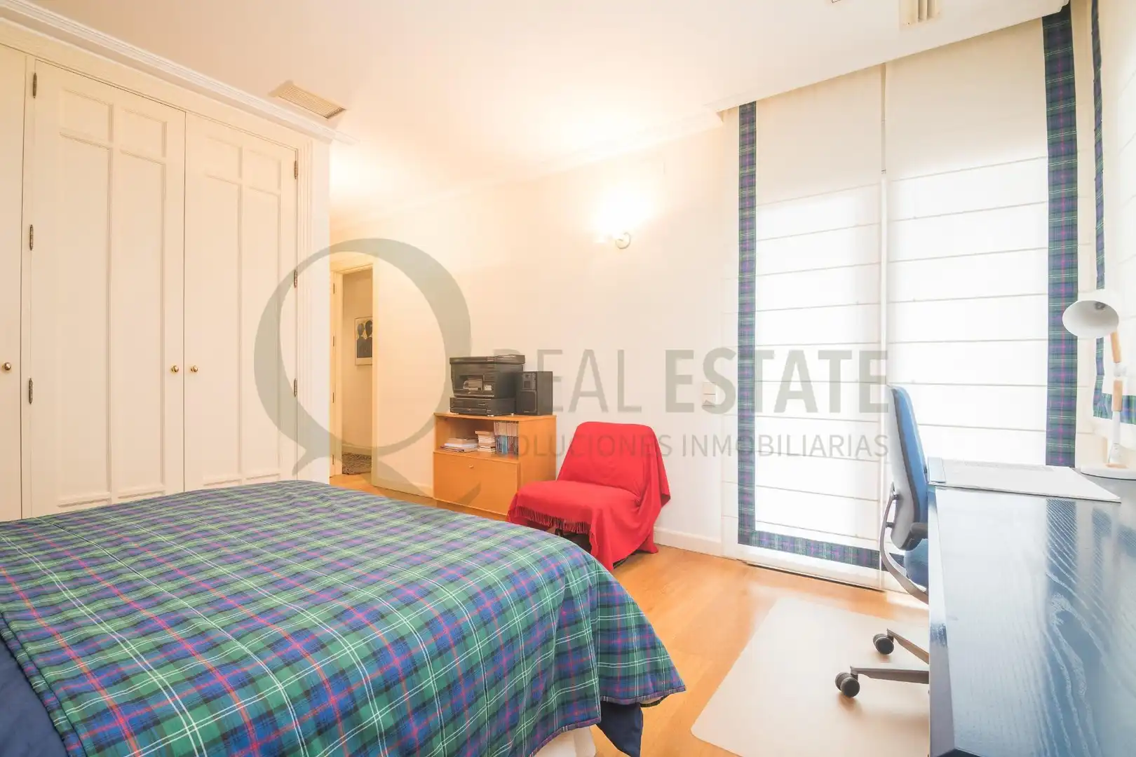 Dormitori de Casa o xalet en venda en Alicante / Alacant amb Calefacció, Jardí privat i Terrassa