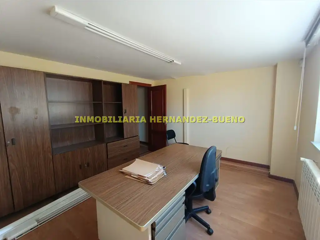 Büro zur Miete in Salamanca mit Klimaanlage, Heizung und Möbliert