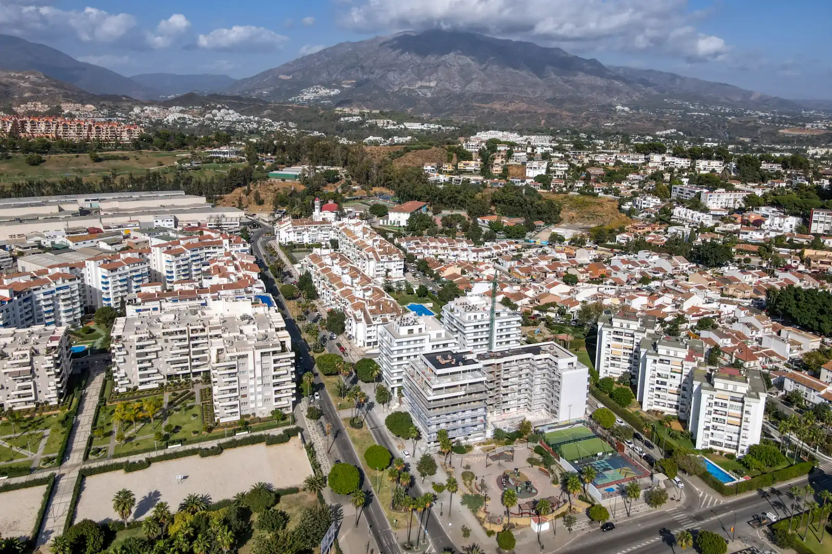Vista exterior de Pis en venda en Marbella amb Calefacció, Terrassa i Traster