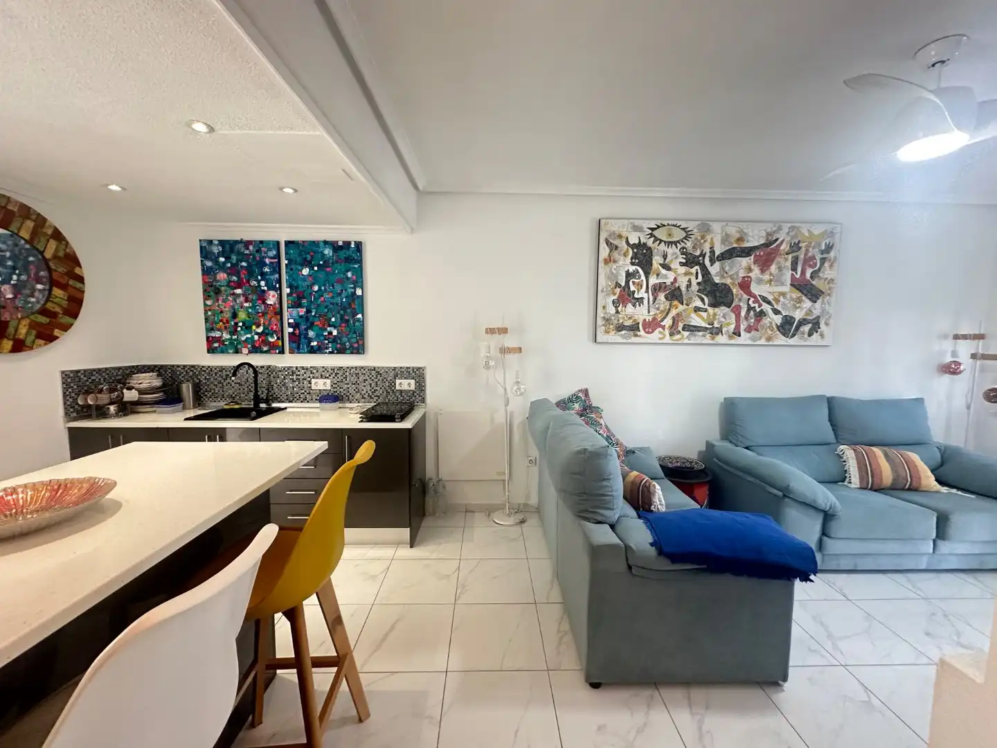 Sala d'estar de Casa o xalet en venda en Orihuela amb Aire condicionat, Piscina i Moblat