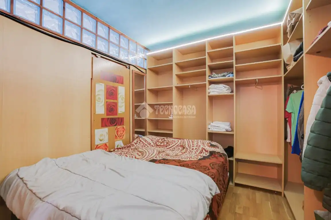 Bedroom of Flat for sale in Rubí