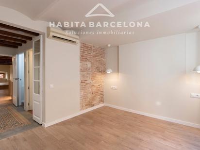 Bedroom of Flat for sale in  Barcelona Capital  with Air Conditioner, Heating and Oven