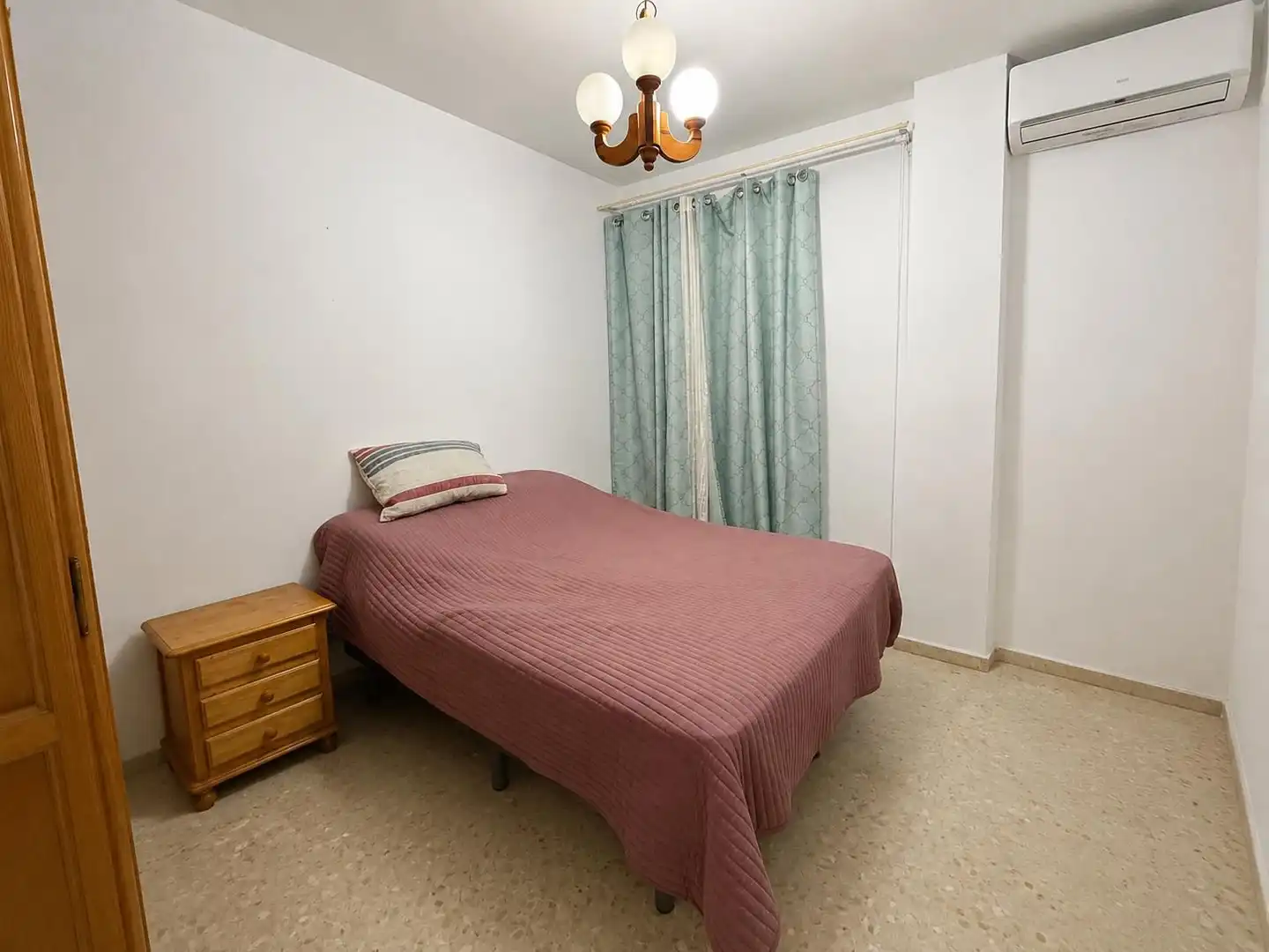Habitación de Casa o chalet en venta en Mairena del Alcor con Aire acondicionado