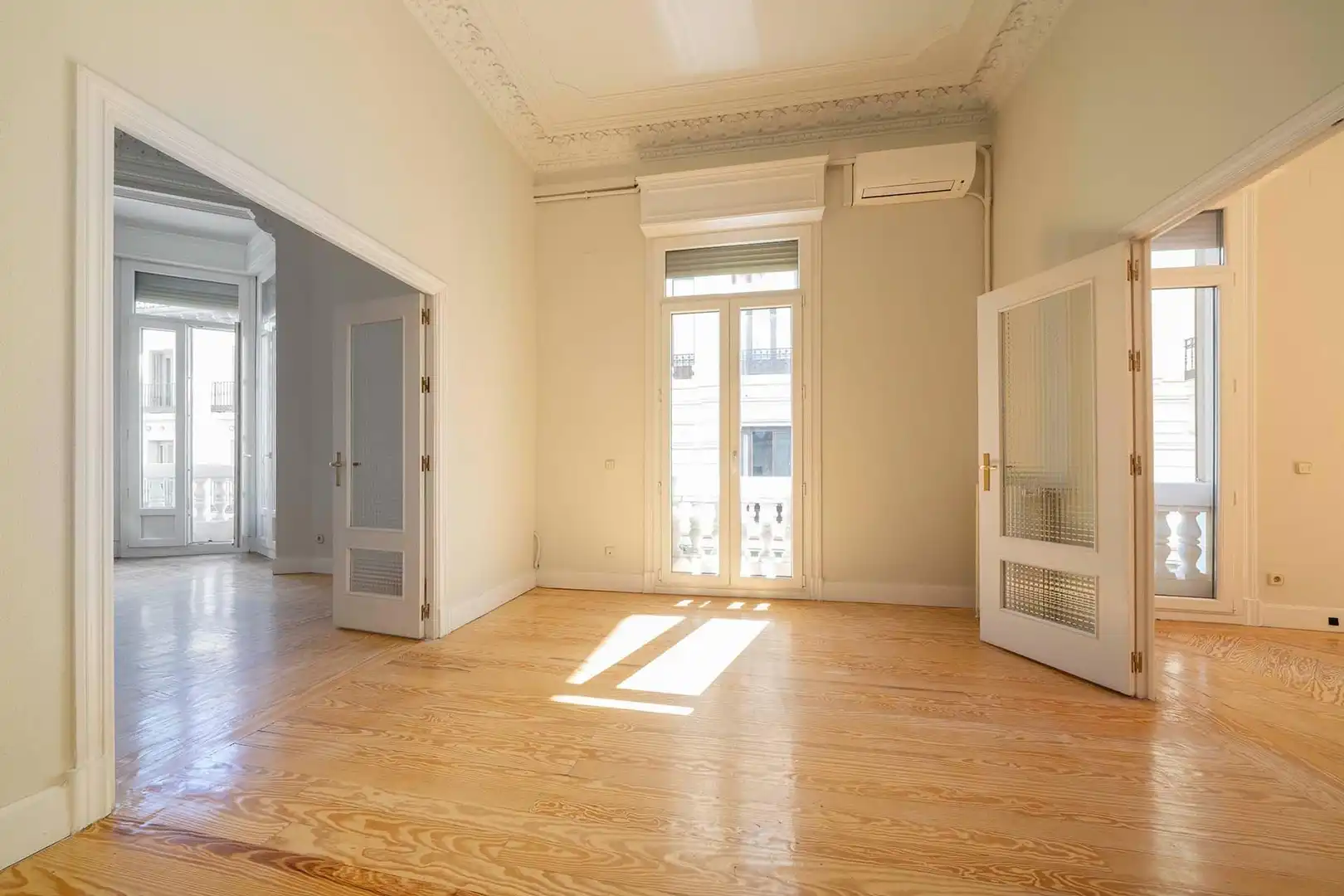 Sala de estar de Oficina de alquiler en Madrid con Aire acondicionado y Calefacción