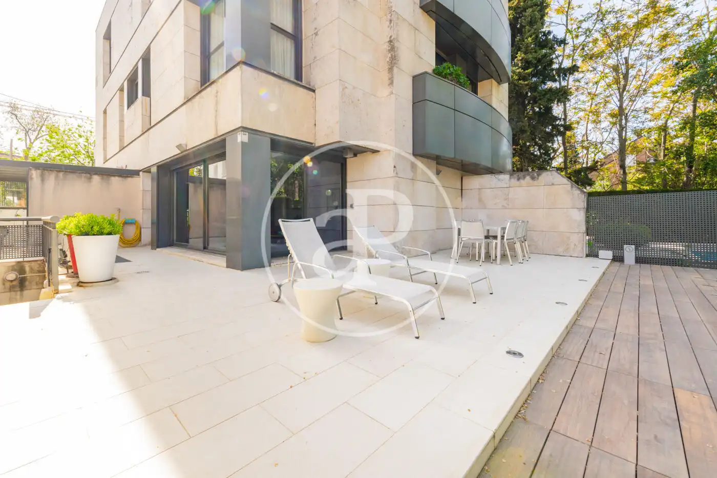 Terraza de Casa adosada en venta en Madrid con Aire acondicionado, Calefacción y Jardín privado