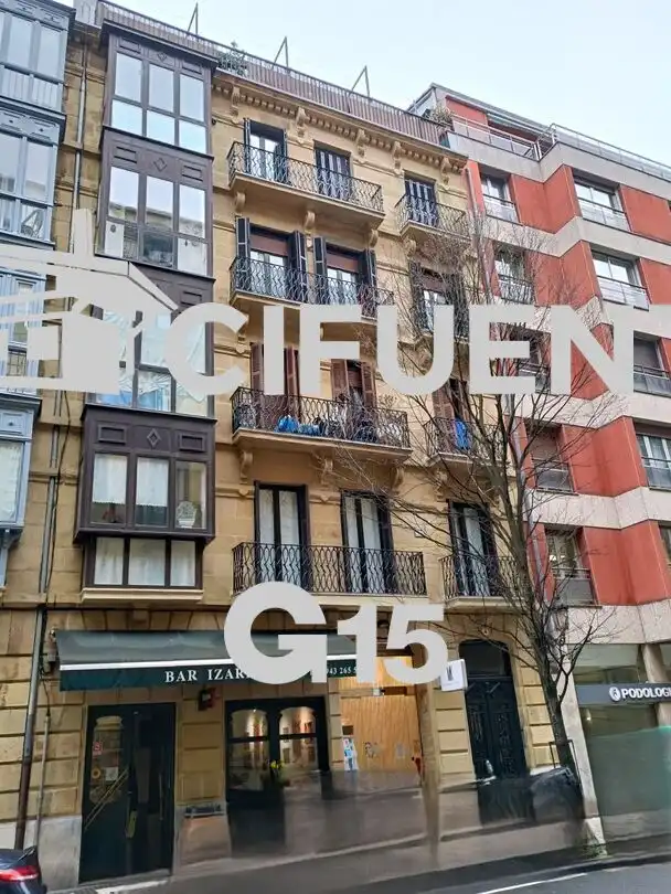 Außenansicht von Wohnung zum Verkauf in Donostia - San Sebastián  mit Balkon