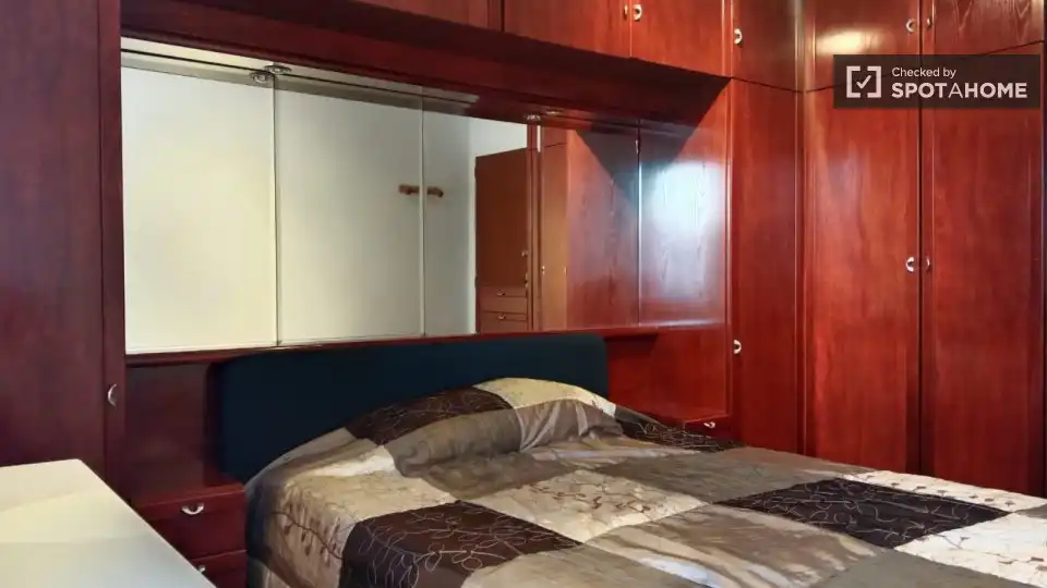 Bedroom of Flat for share in Badalona  with Air Conditioner, Terrace and Furnished