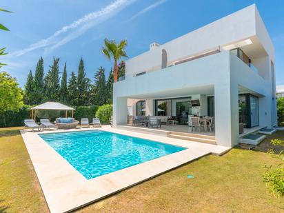 Jardí de Casa o xalet en venda en Estepona amb Aire condicionat, Calefacció i Jardí privat