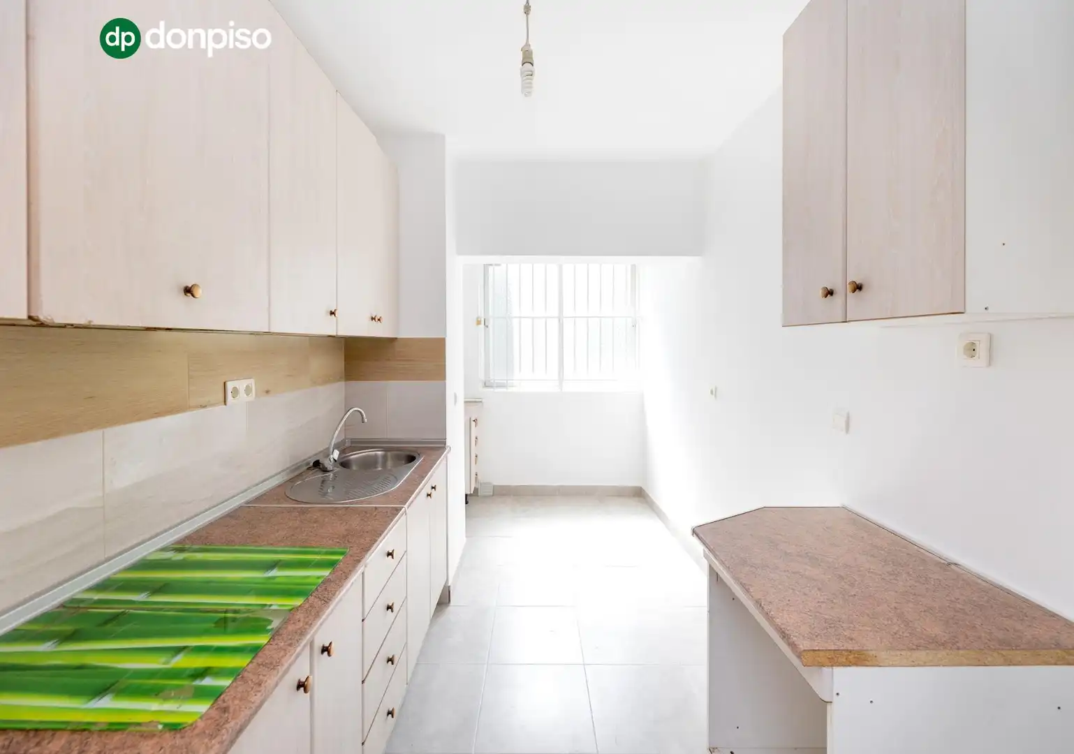 Cocina de Piso en venta en Granada