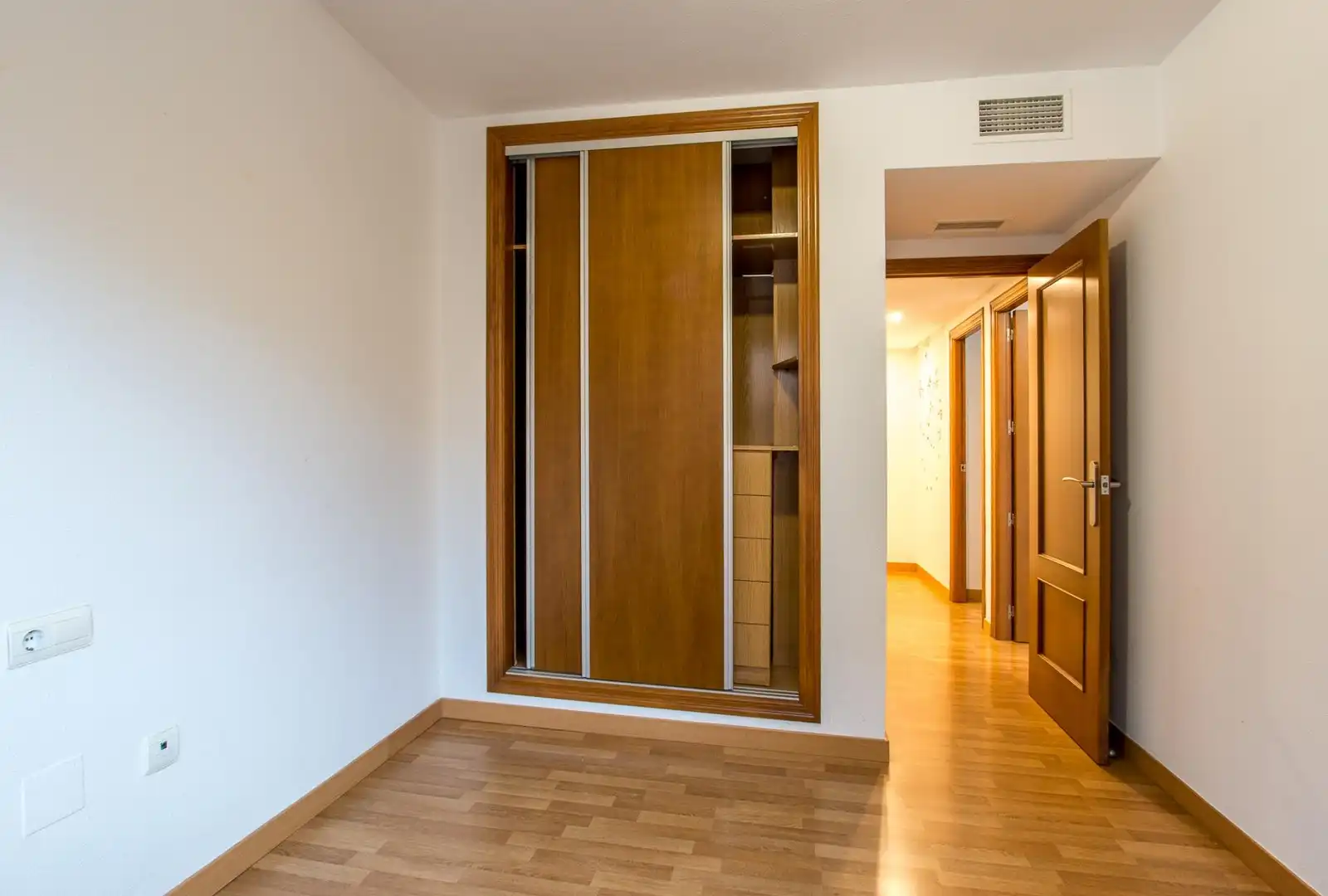 Habitación de Piso en venta en Murcia con Aire acondicionado, Trastero y Balcón
