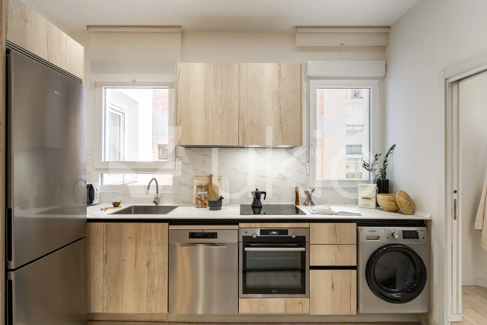 Cuina de Apartament de lloguer en Madrid amb Aire condicionat, Calefacció i Moblat