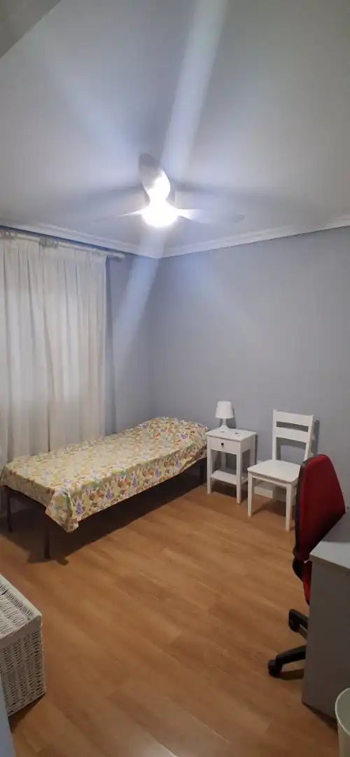 Schlafzimmer von Wohnung zur Miete in  Sevilla Capital mit Terrasse