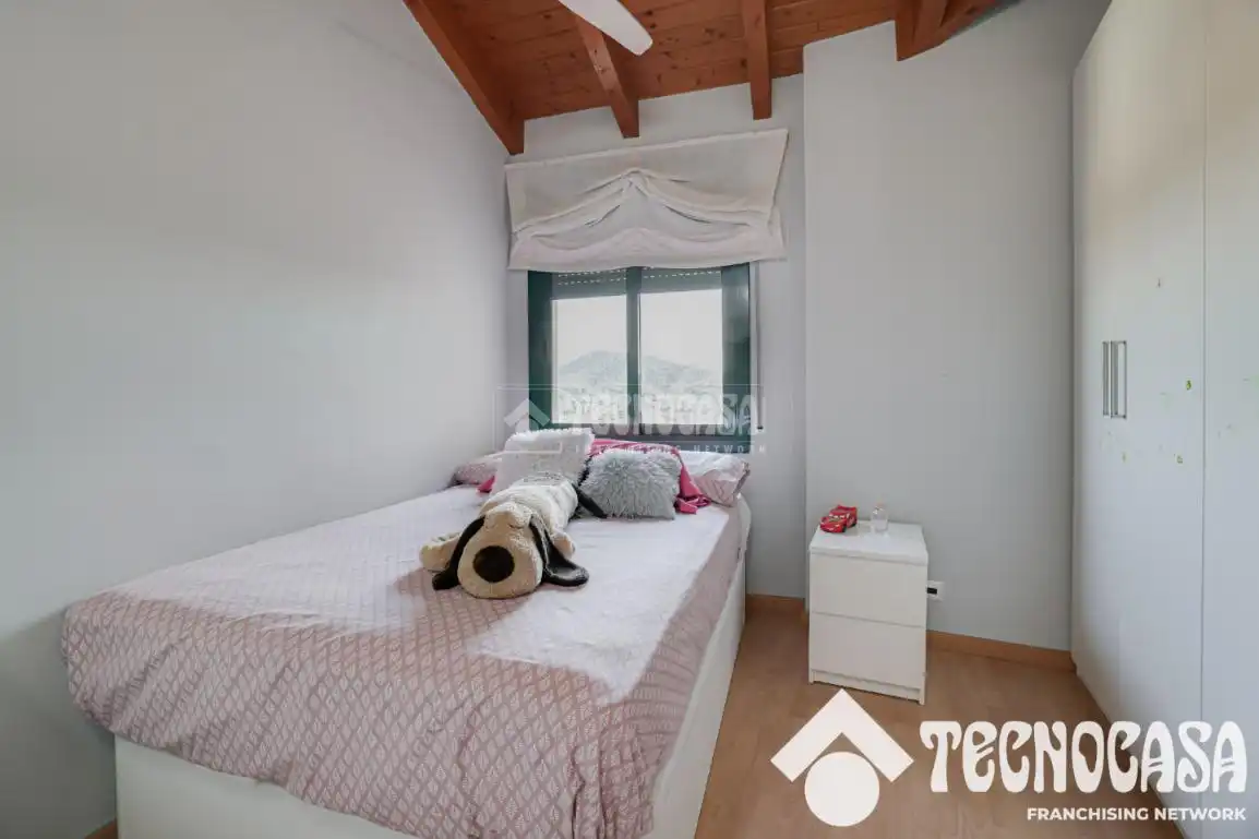 Habitación de Casa adosada en venta en Sant Vicenç Dels Horts con Aire acondicionado y Calefacción