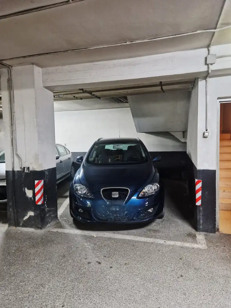 Aparcament de Pis en venda en Avilés amb Calefacció, Jardí privat i Parquet