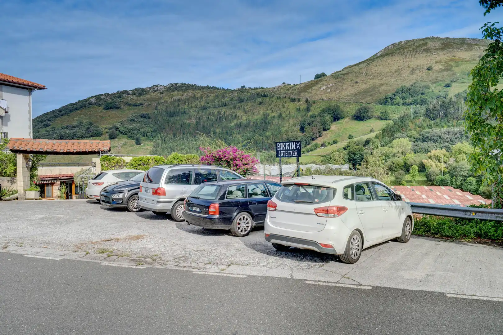 Parking of Commercial properties for sale in Deba  with Air Conditioner